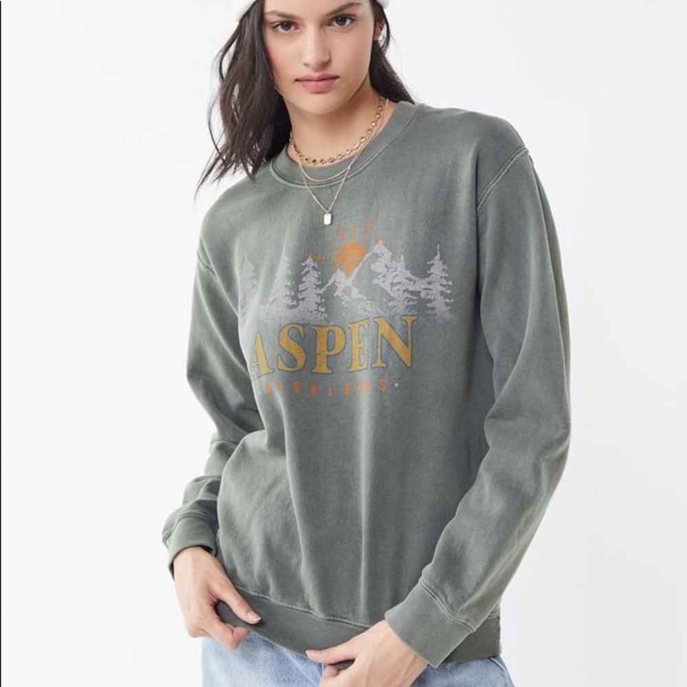 urban outfitters crew neck